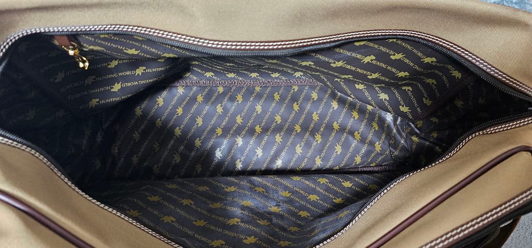 ハンティング・ワールド トラベルバッグ