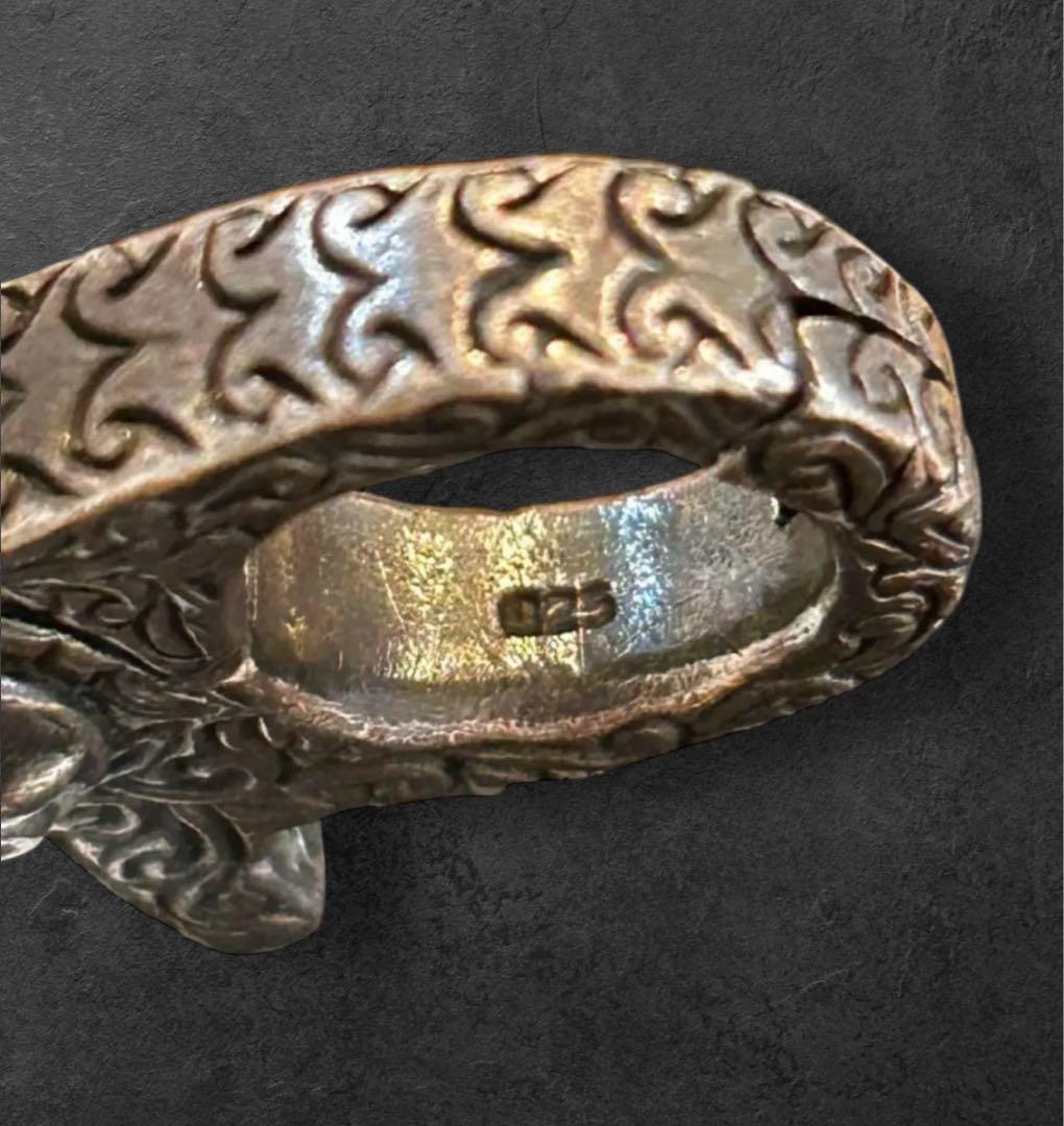 ウォレット チェーン シルバー アラベスク模様 百合の紋章 レッドストーン