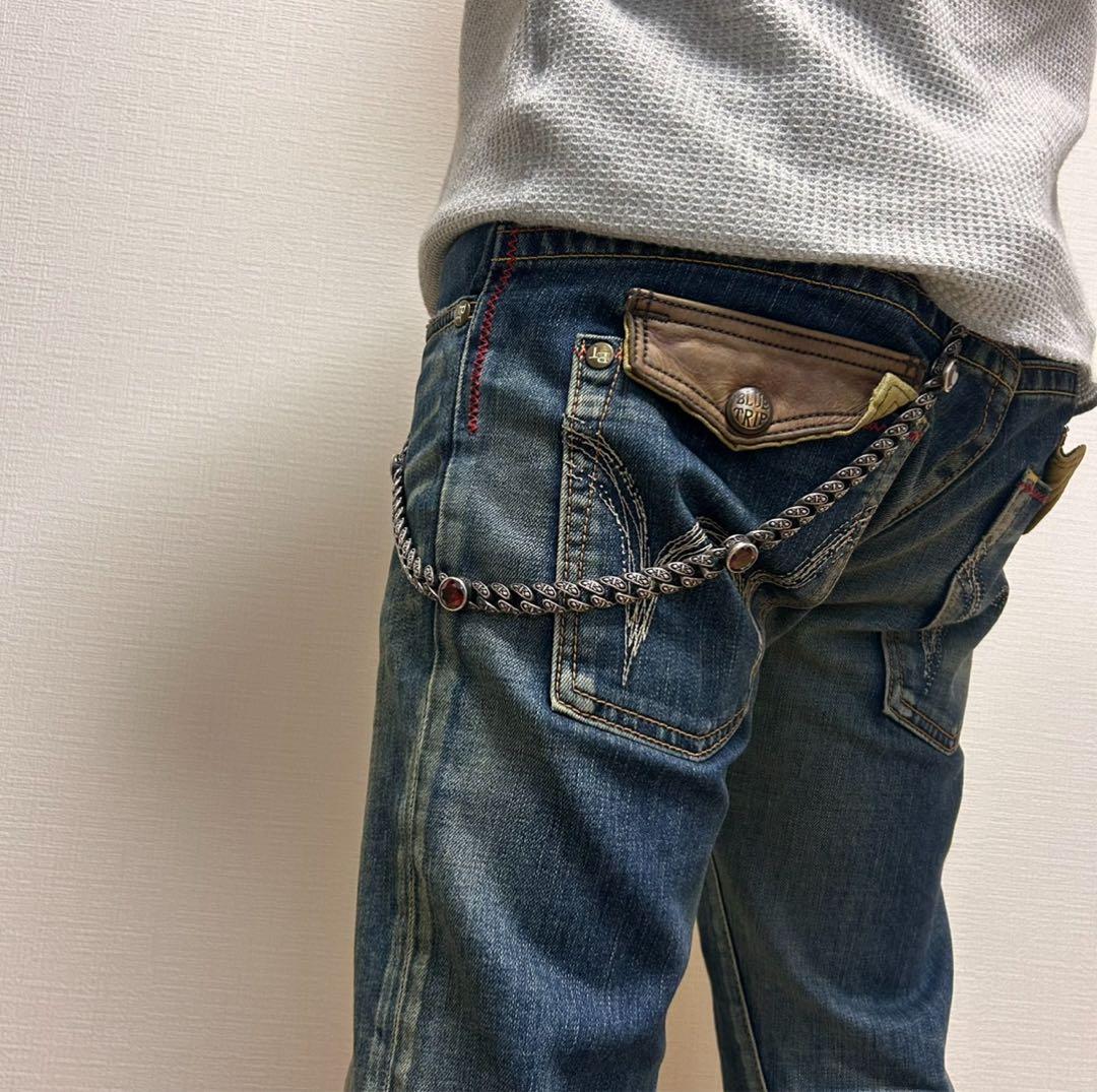 ウォレット チェーン シルバー アラベスク模様 百合の紋章 レッドストーン