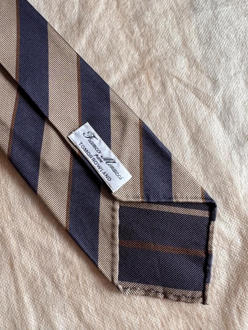 Tomorrowland セッテピエゲ Tie your tie