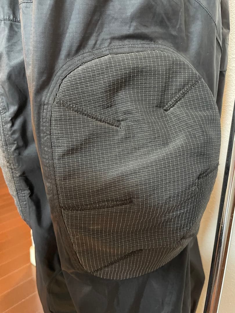 美品　カルティバ　ニープロテクトパンツ