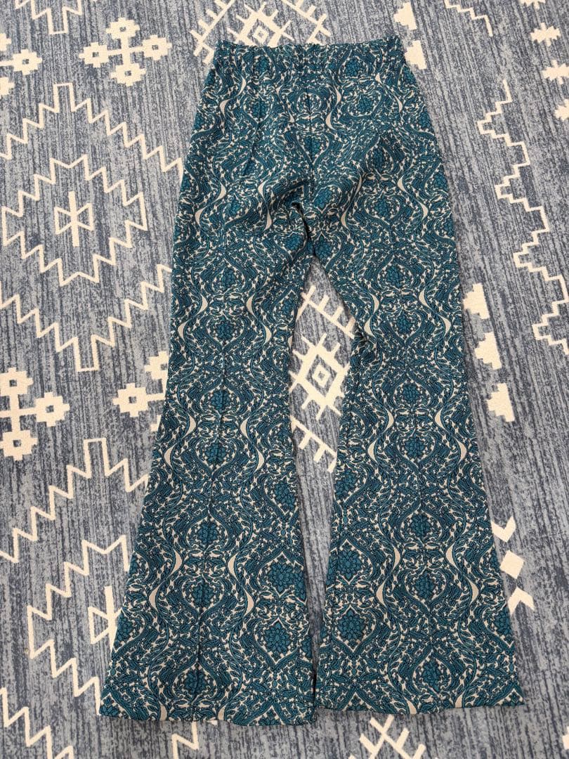 FUMIE=TANAKA　ジャガードフレアパンツ　ブルー