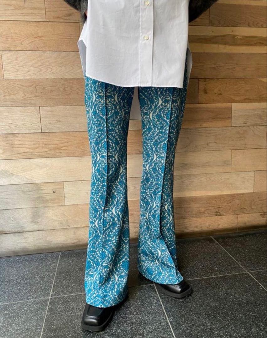 FUMIE=TANAKA　ジャガードフレアパンツ　ブルー