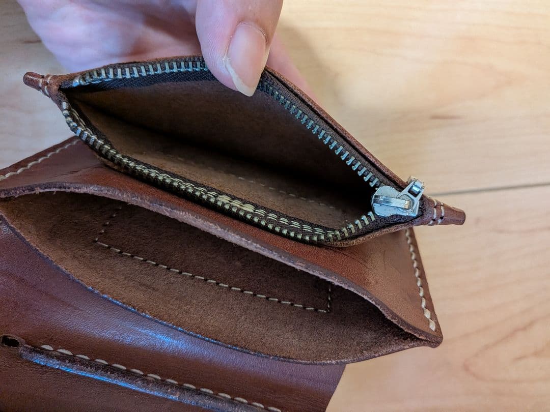 RED MOON レザー 二つ折り財布