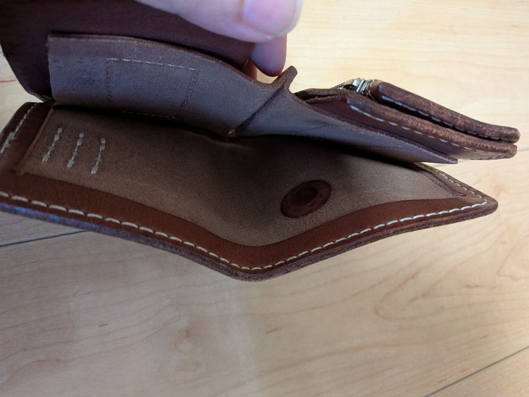 RED MOON レザー 二つ折り財布