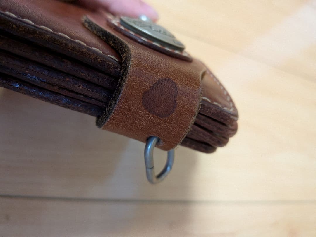 RED MOON レザー 二つ折り財布