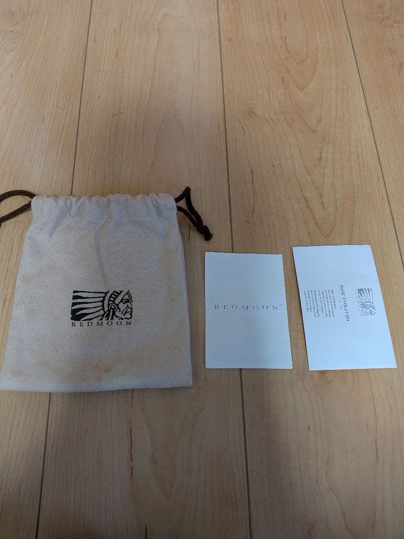 RED MOON レザー 二つ折り財布