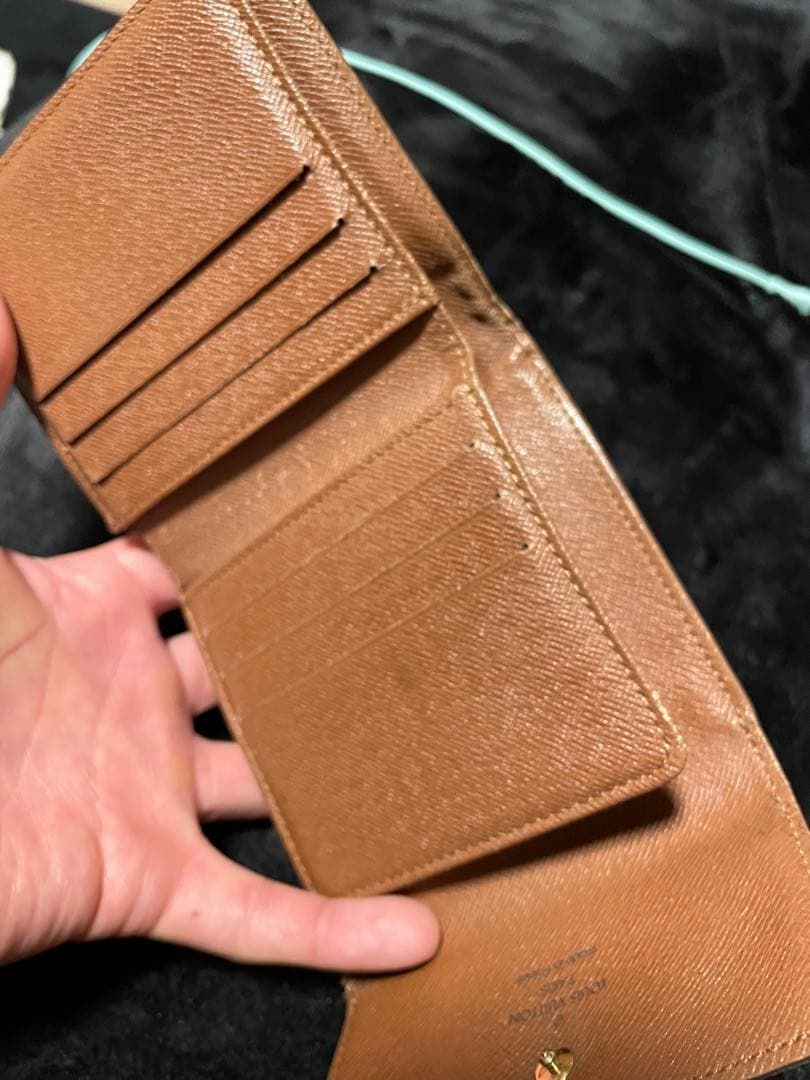 VUITTON三つ折り財布