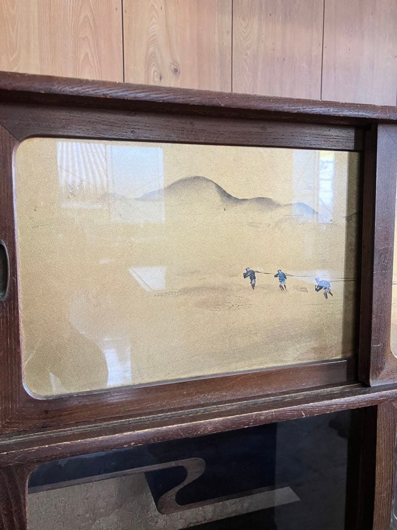 木製箪笥 山水画装飾 4引き出し 3扉　昭和　レトロ　茶箪笥