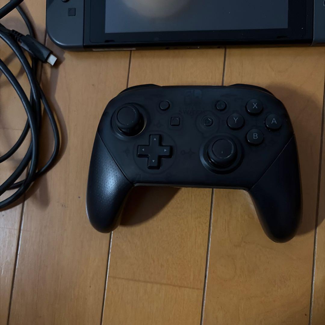 Nintendo Switch 本体 黒　ニンテンドースイッチ　プロコン付き