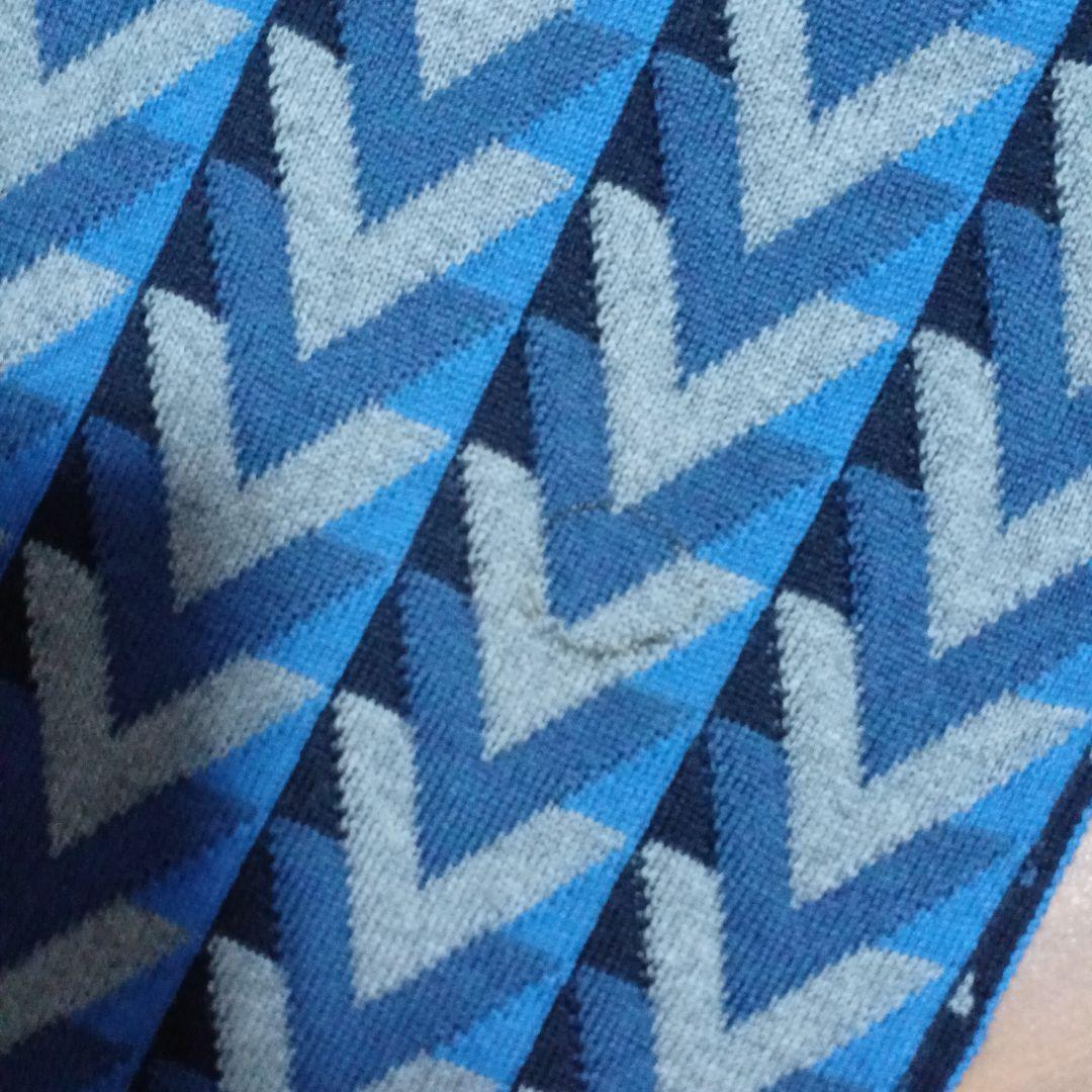 24_52　ルイヴィトン　マフラー　未使用難ありV字柄　高島屋購入