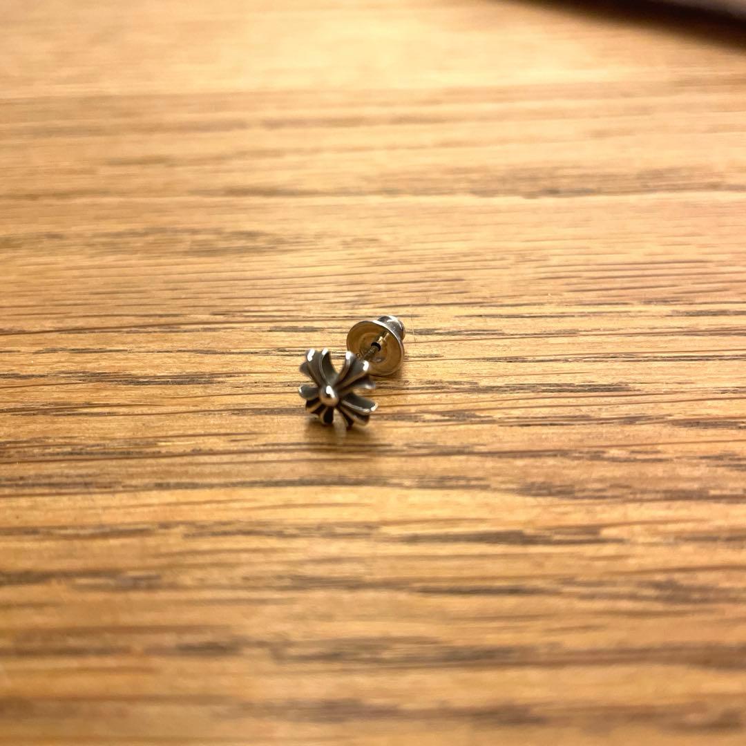 クロムハーツ ピアス　クロス