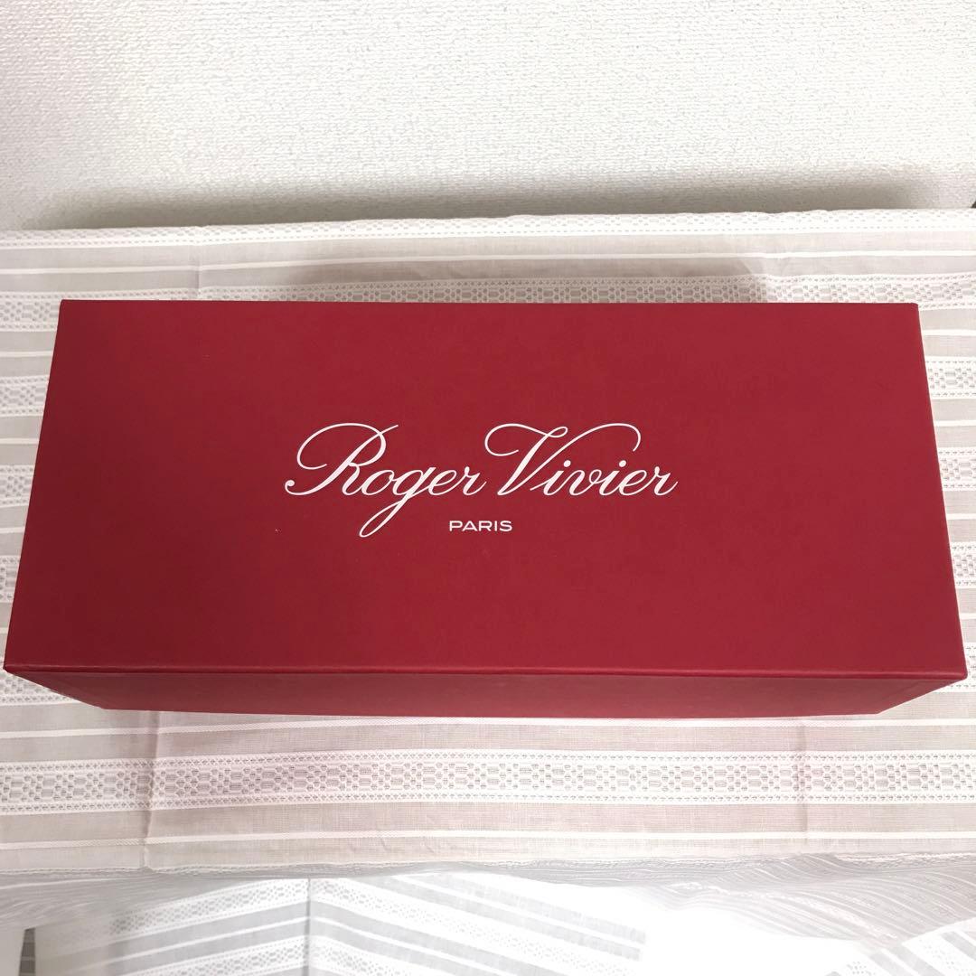 ロジェ ヴィヴィエ　ゴメッティーヌ　パテントレザー　ブラック