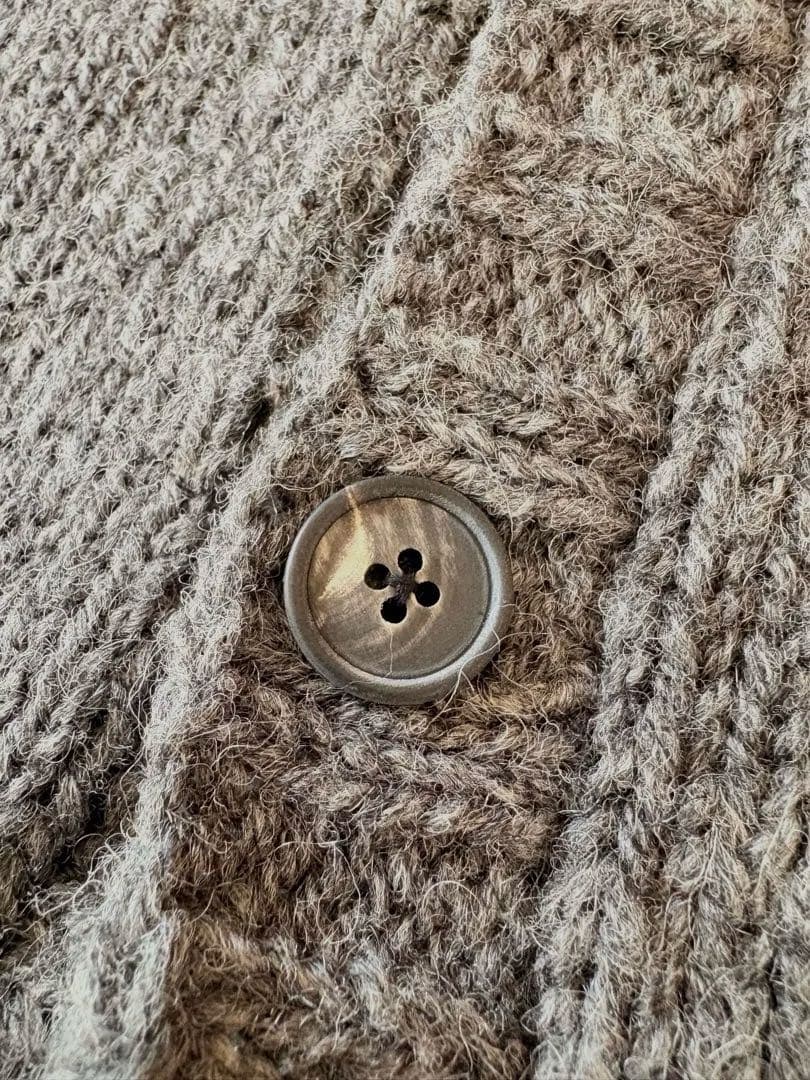 【極美品】bergfabel ハンドメイド ニットのベスト グレー L