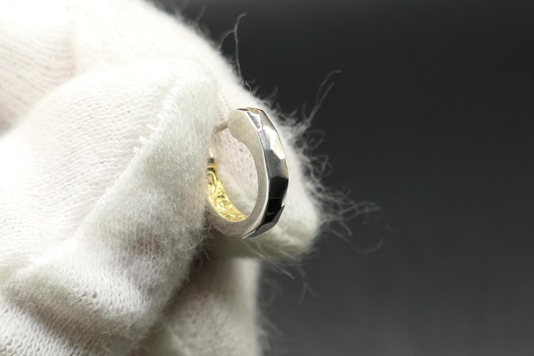 新品　未使用　ライオンハート　タタキ仕上げ　フープ　ピアス　内側ゴールド