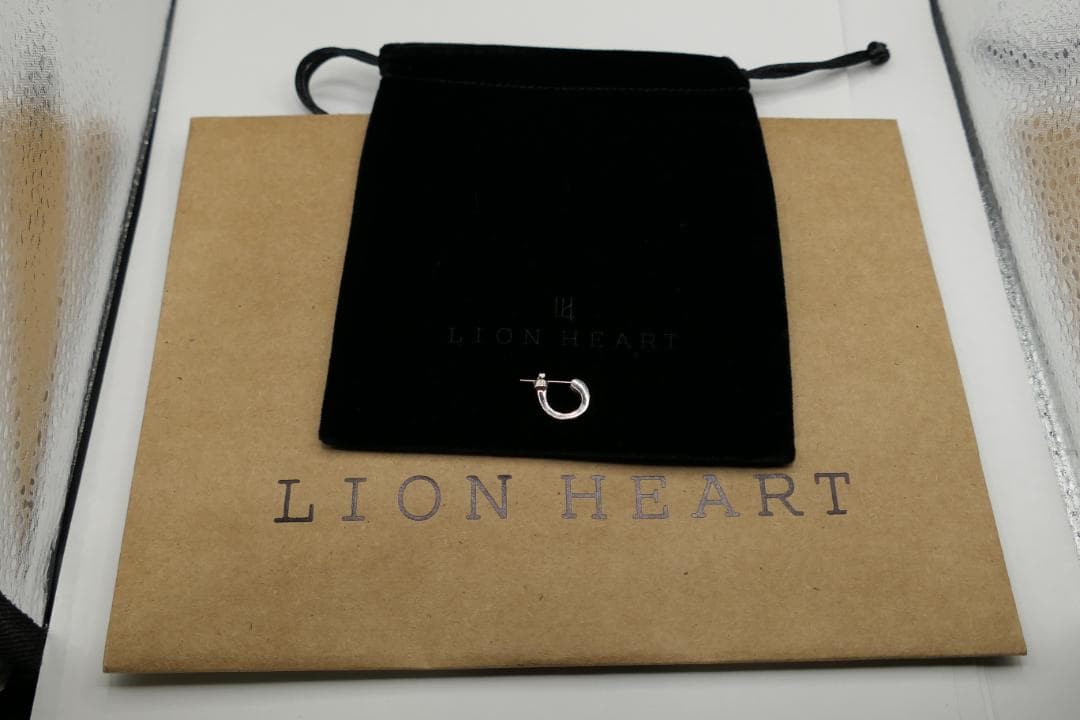 新品　未使用　ライオンハート　タタキ仕上げ　フープ　ピアス　内側ゴールド