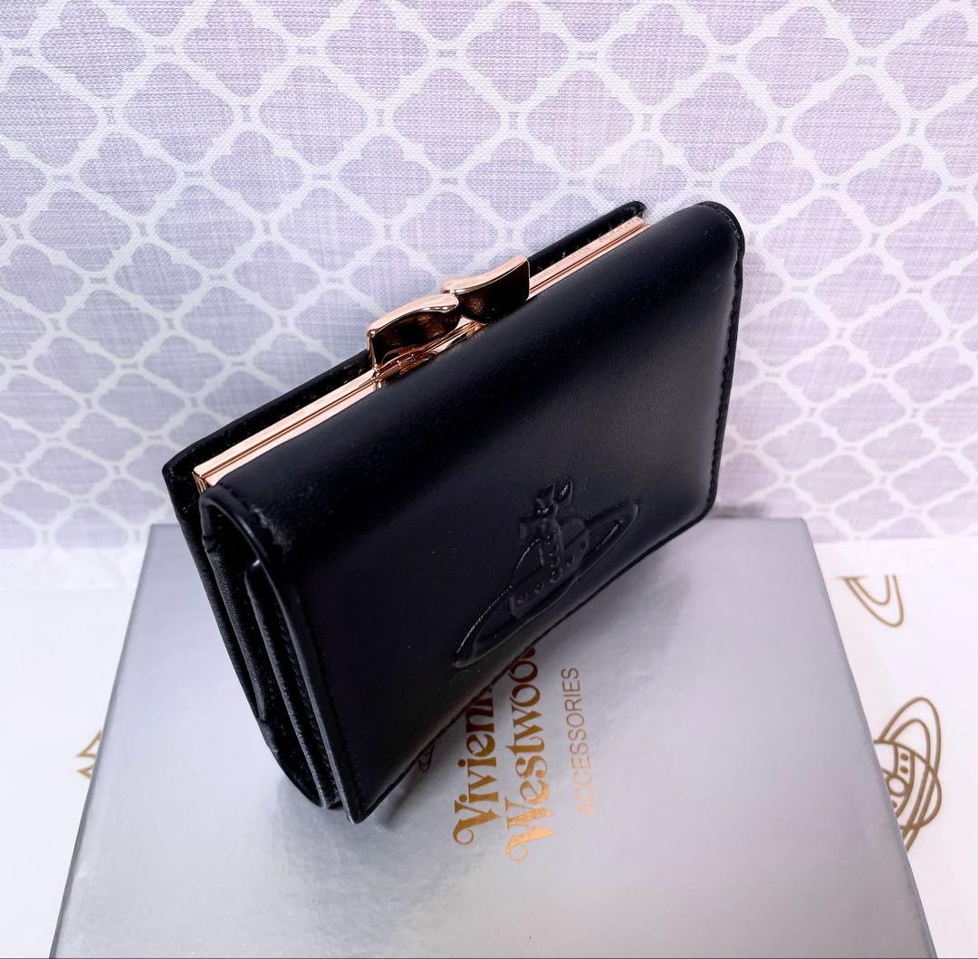 【素敵✨️ショッパー付】新品 ヴィヴィアン・ウエストウッド 三折財布 スムース黒