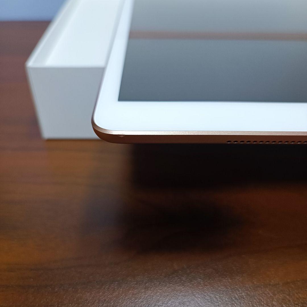 美品 iPad 10.2 第8世代 WiFi 128GB キーボード、カバー付き