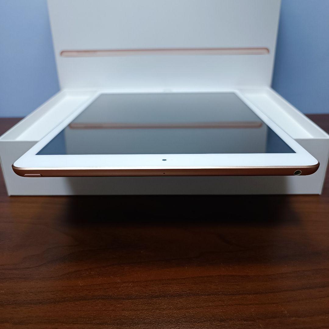 美品 iPad 10.2 第8世代 WiFi 128GB キーボード、カバー付き