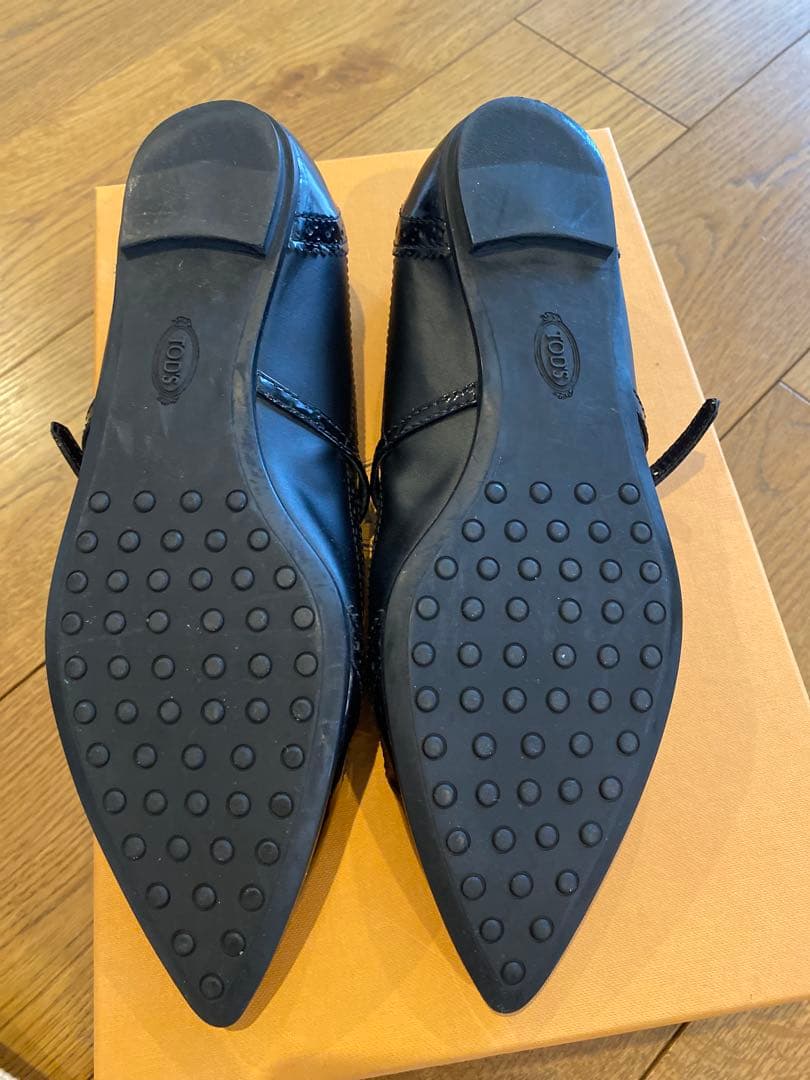 TOD'S トッズ　ポインテッドトゥ　バレエシューズ　37 フラットシューズ