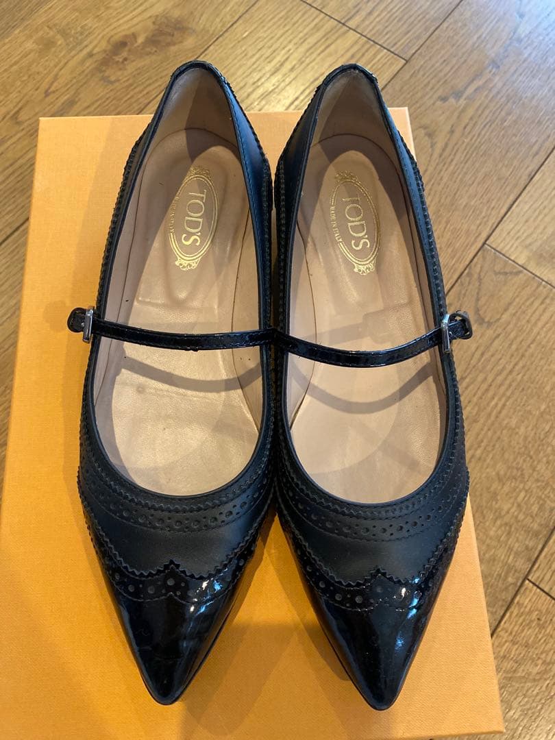 TOD'S トッズ　ポインテッドトゥ　バレエシューズ　37 フラットシューズ