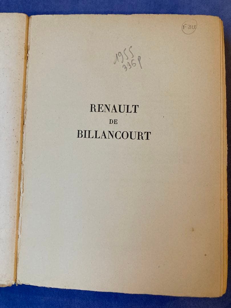 Renault de Billancourt 歴史と自動車の進化を詳述した書籍