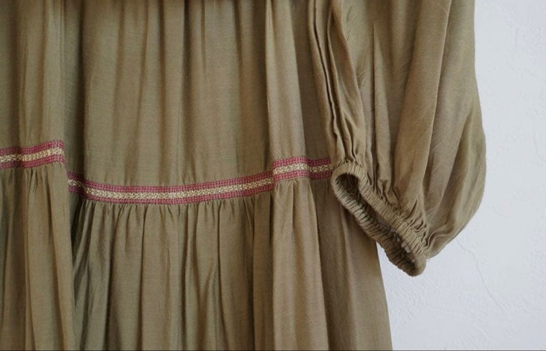 ハグオーワーボヘミアン刺繍ティアー ドドレス