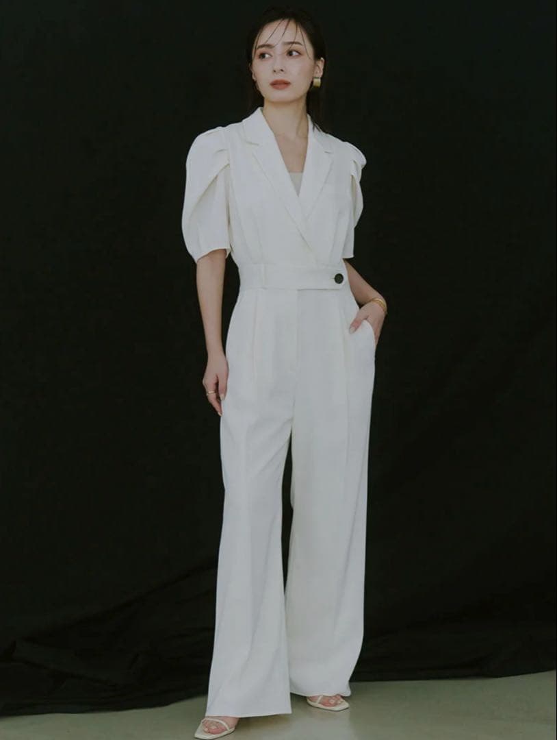 新品未使用タグ付きanuansタックスリーブテーラードオールインワン IVORY