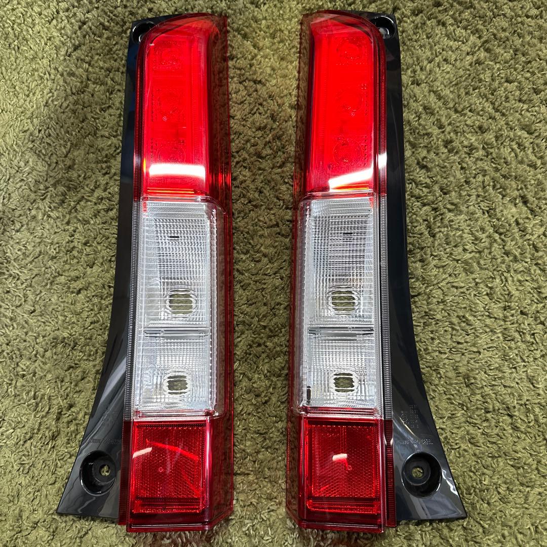 ホンダ Nバン テールランプ 左右