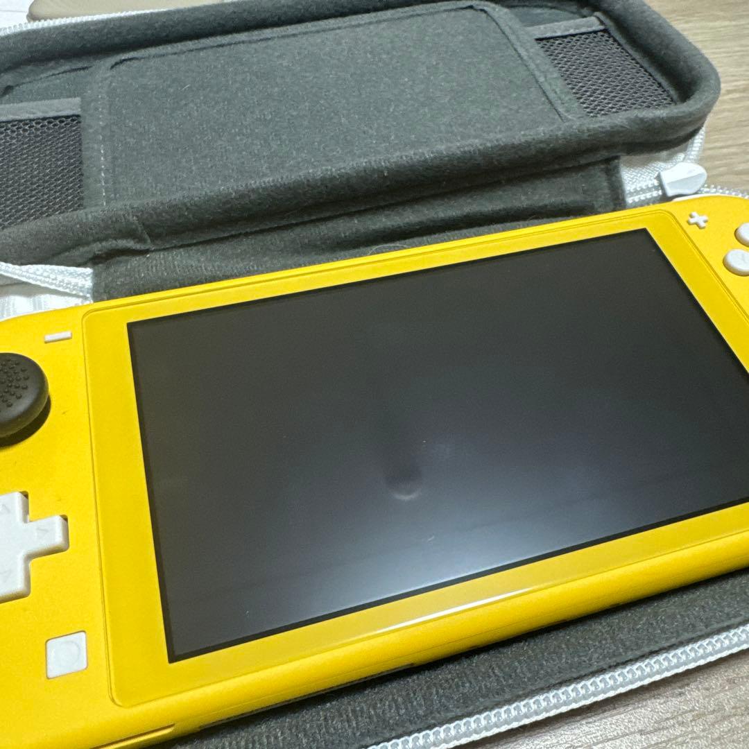 専用です！Switchライト　本体　ケース付き