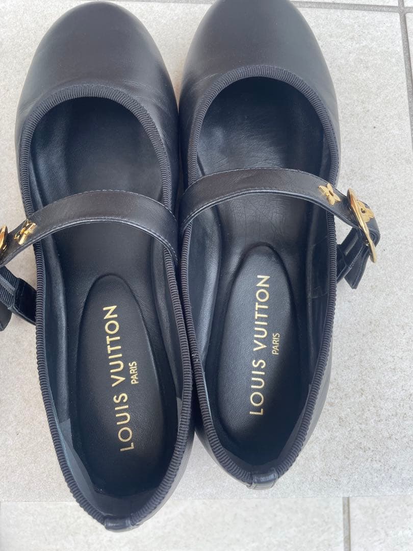 ルイ・ヴィトン ブラック フラットシューズ 38・バレエシューズ