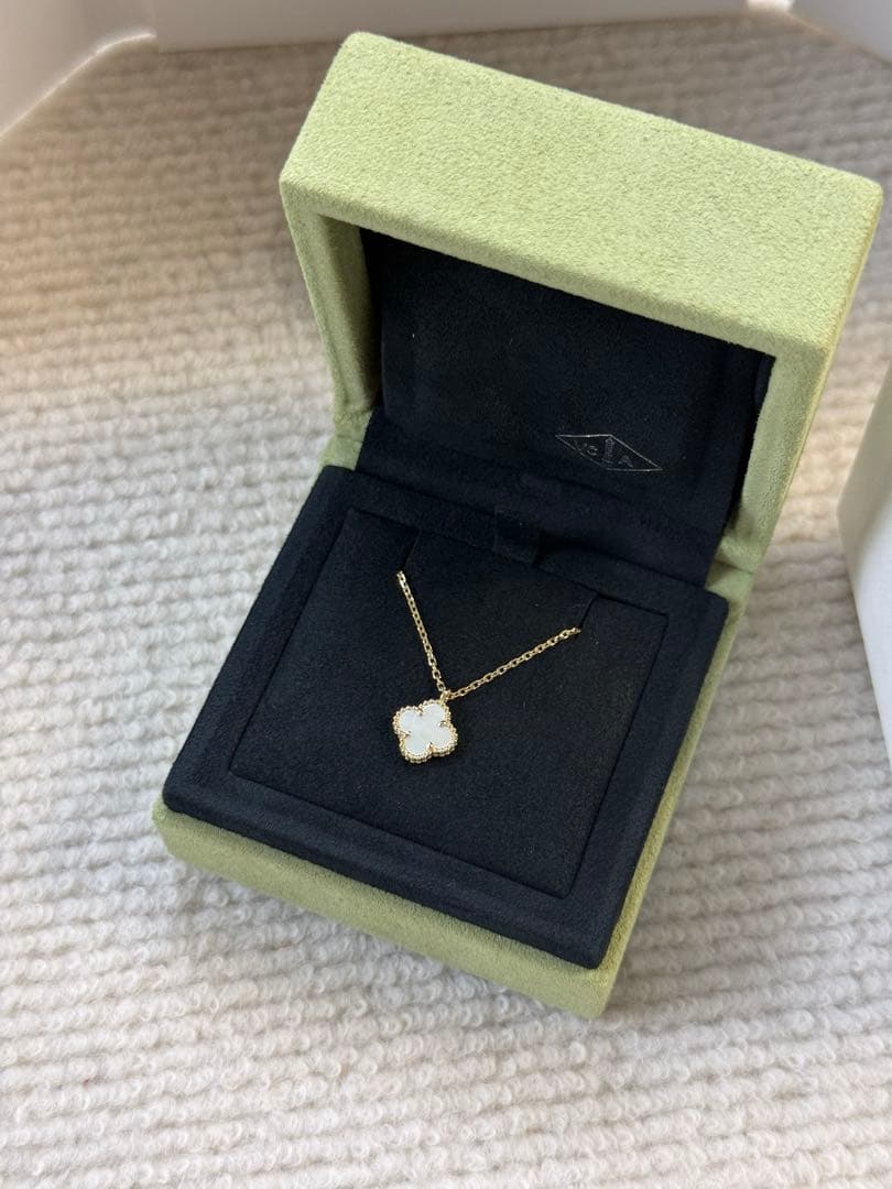 美品 ヴァンクリーフ&アーペル スウィート アルハンブラ ピアス カーネリアン