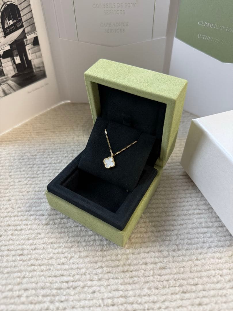 美品 ヴァンクリーフ&アーペル スウィート アルハンブラ ピアス カーネリアン