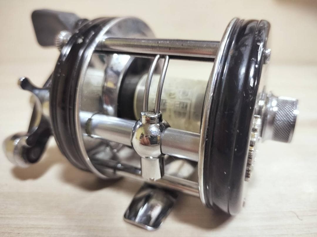 アブガルシア　アンバサダー5000C 　ビンテージ　リール abu 　黒