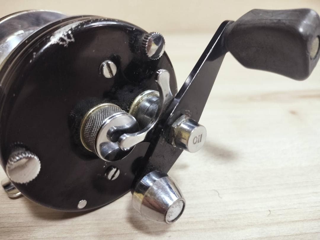 アブガルシア　アンバサダー5000C 　ビンテージ　リール abu 　黒