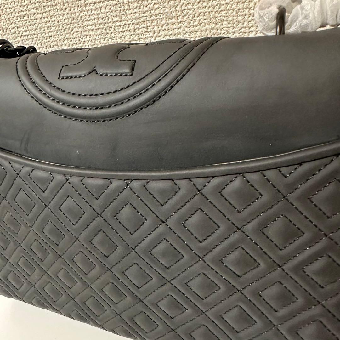 【新品】トリーバーチFLEMING MATTE CONVERTIBLE 肩掛け黒
