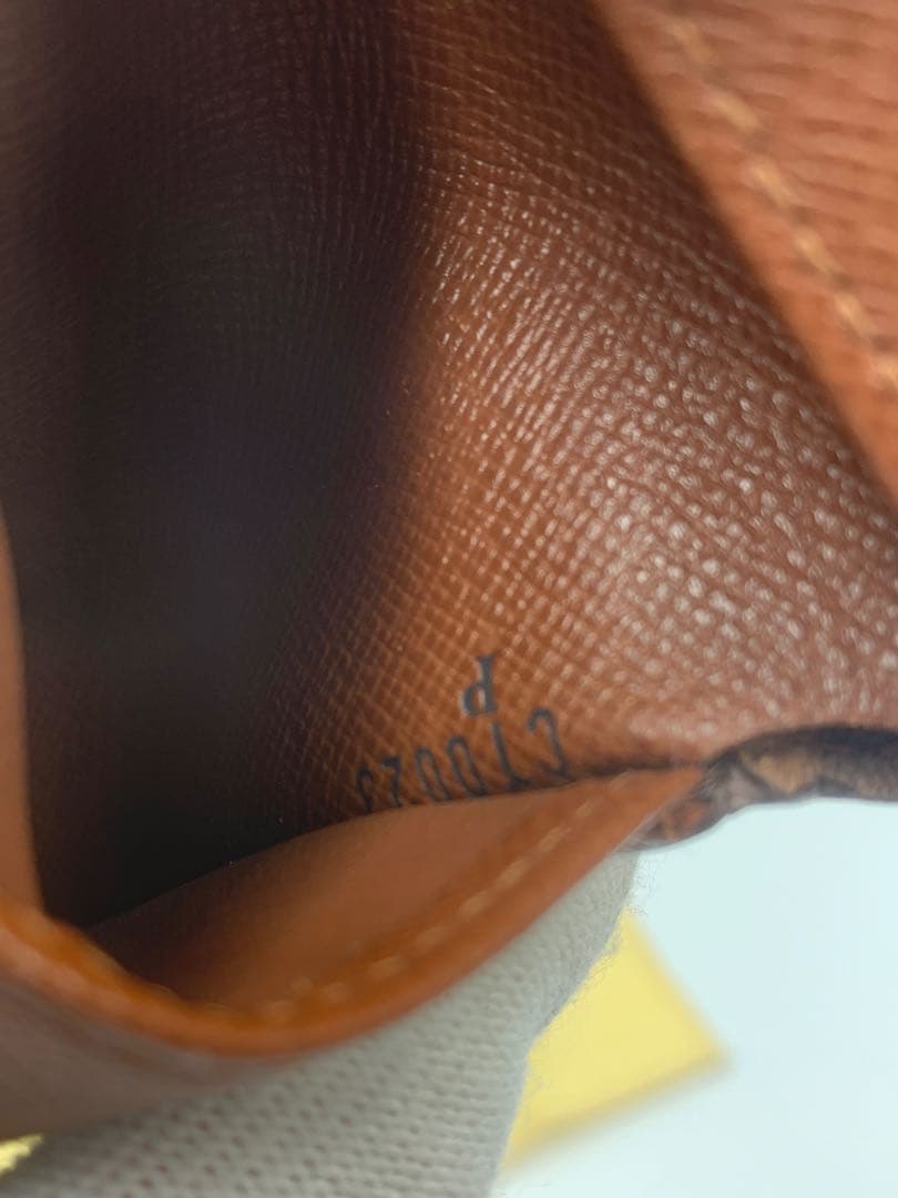 ルイヴィトン モノグラム 二つ折り財布 ポルトフォイユマルコ