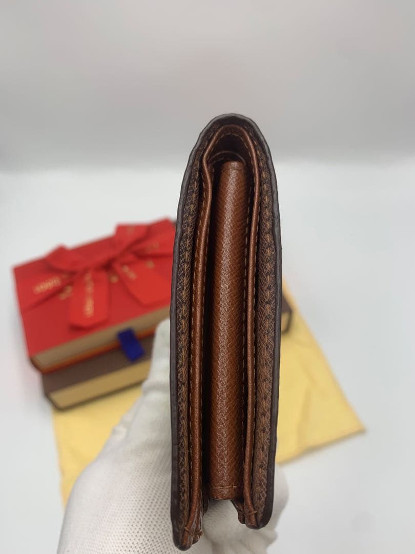 ルイヴィトン モノグラム 二つ折り財布 ポルトフォイユマルコ