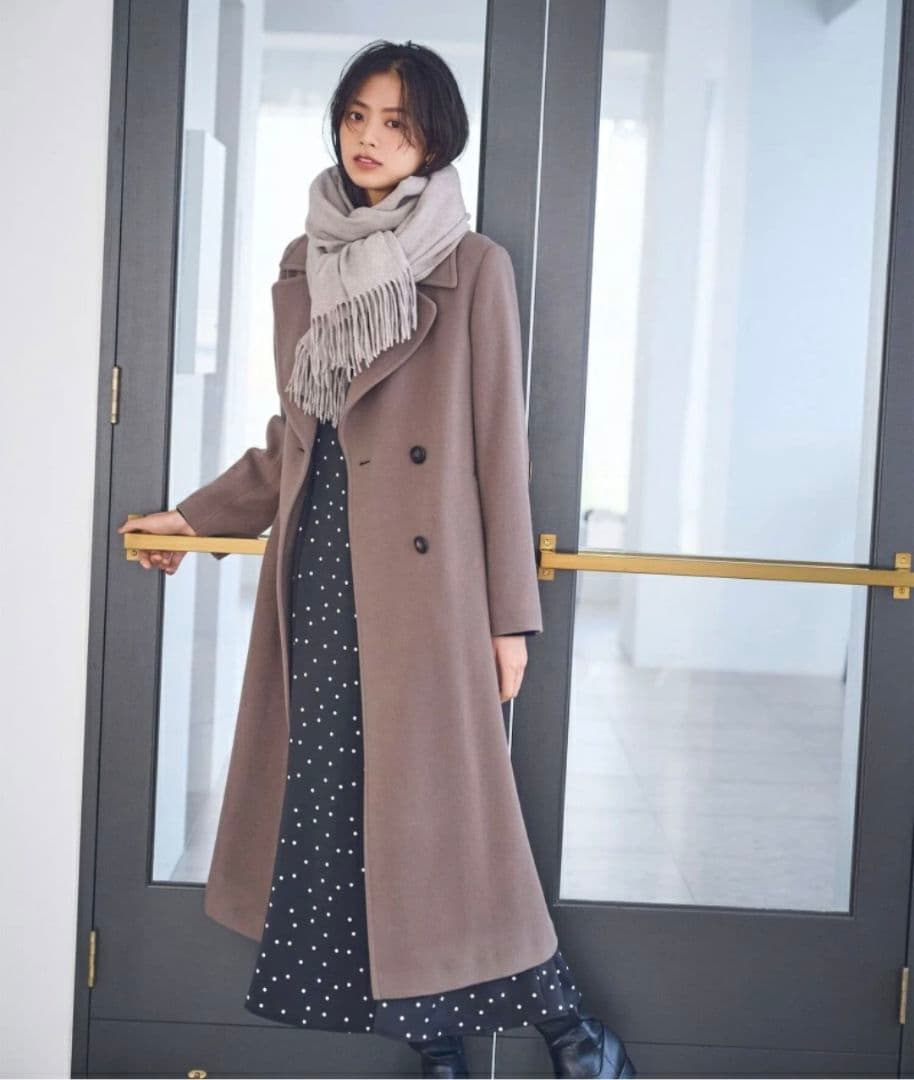 ナチュラルビューティーベーシック　ビックカラーダブルチェスターコート