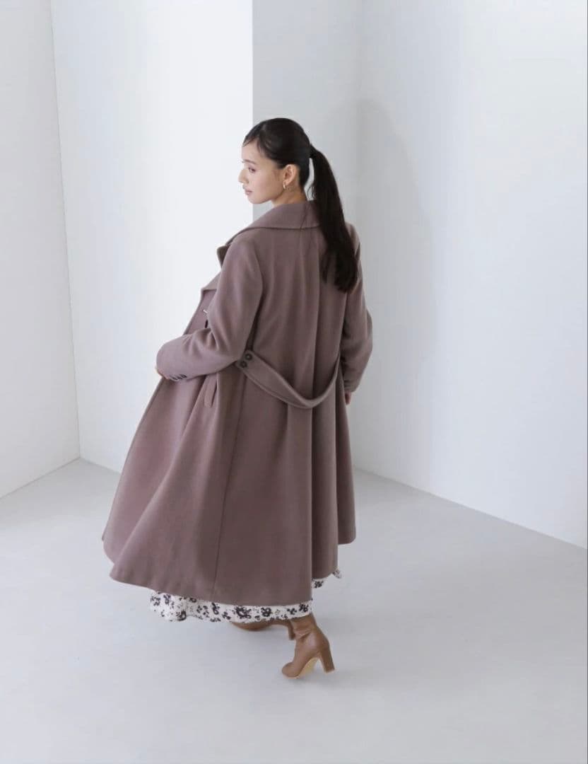 ナチュラルビューティーベーシック　ビックカラーダブルチェスターコート