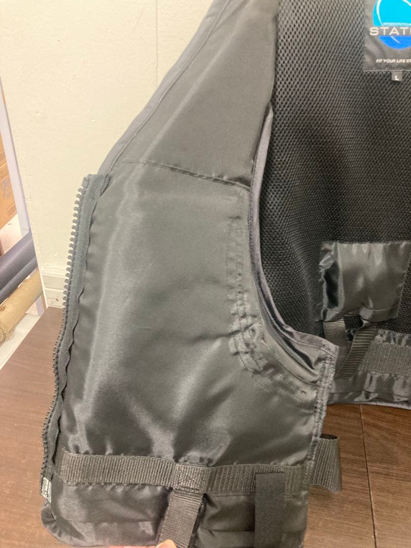 STATUS ライフジャケット Lサイズ 黒/金