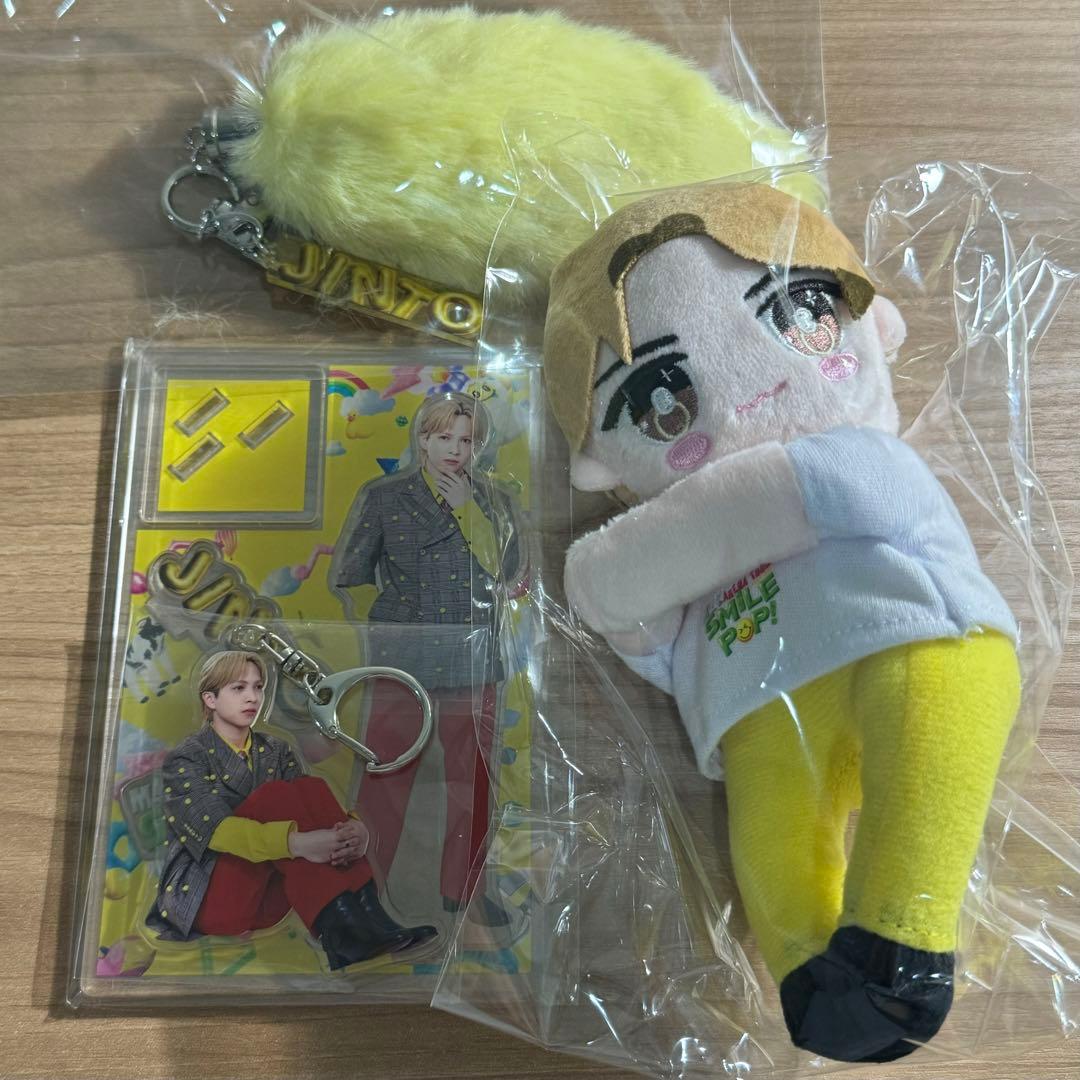 smilepop m!lk 吉田仁人　しっぽ　だっこぬい　アクスタ　おすわり