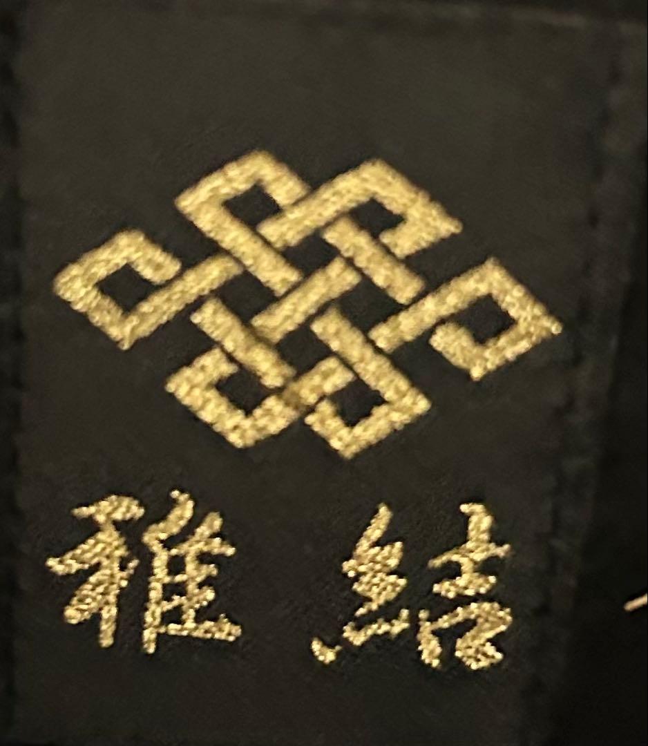 雅結 スエード調ブラックコート★和柄 特大　シルバー　フードファ付き