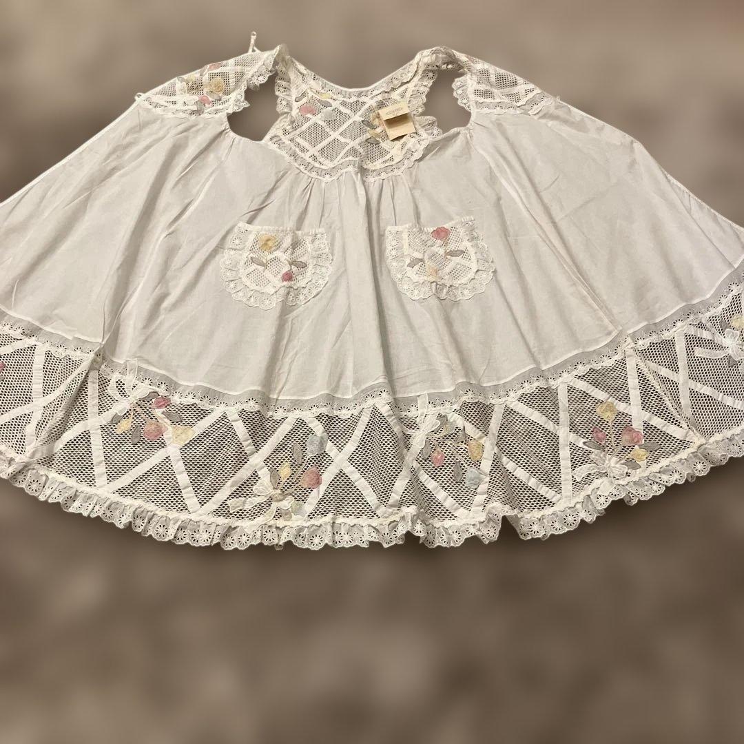 サエラ　レースエプロン