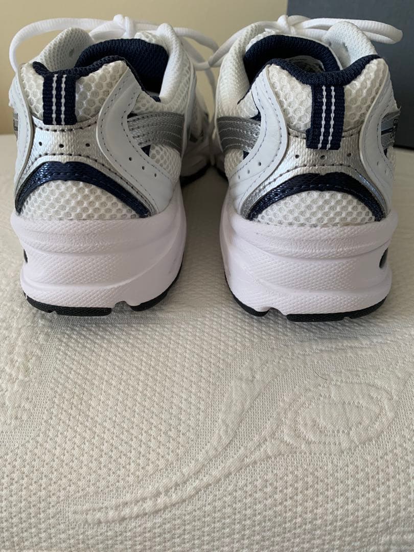 New Balance530 ランニングシューズ ホワイト/ネイビー