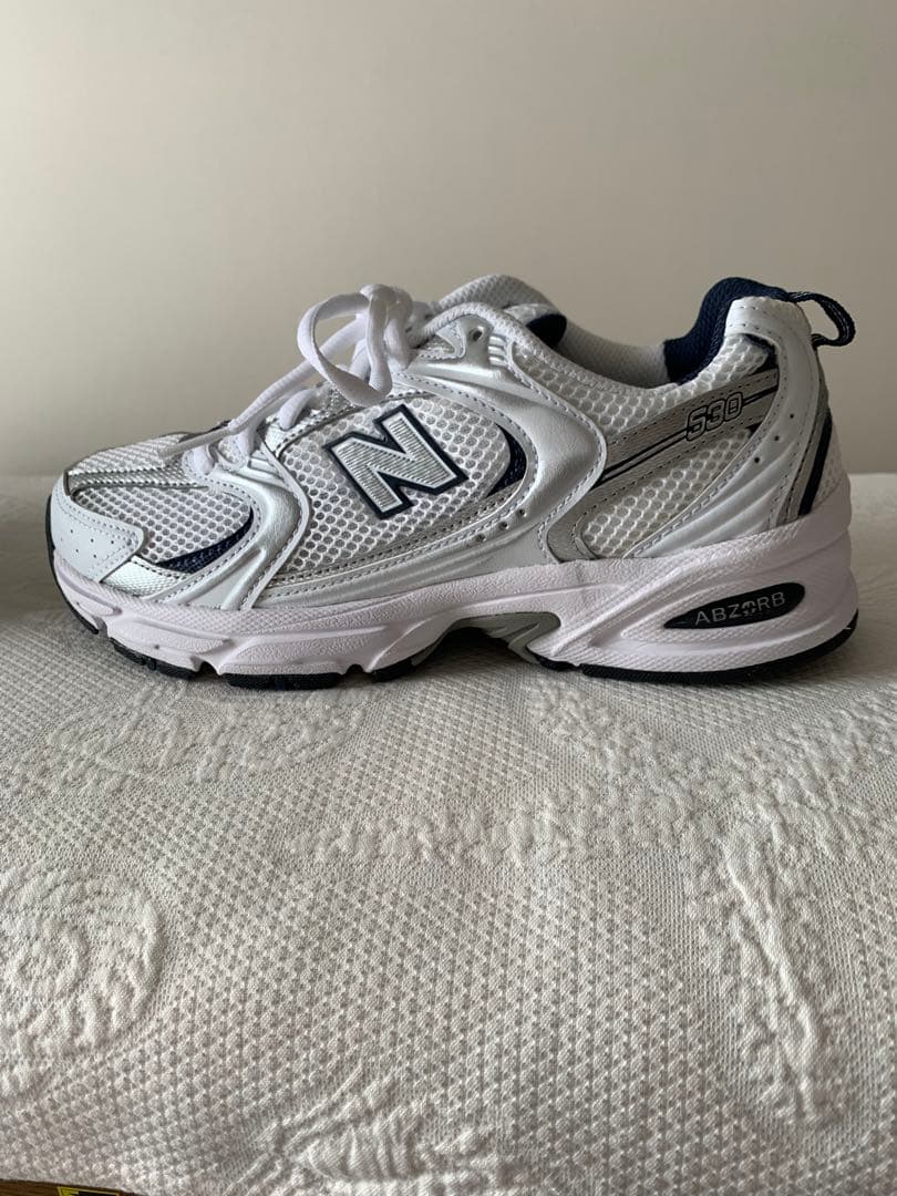 New Balance530 ランニングシューズ ホワイト/ネイビー