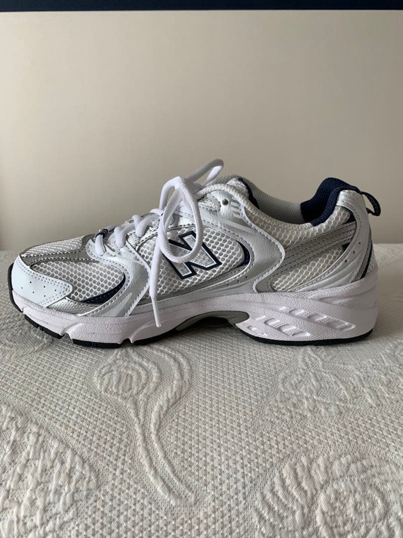 New Balance530 ランニングシューズ ホワイト/ネイビー