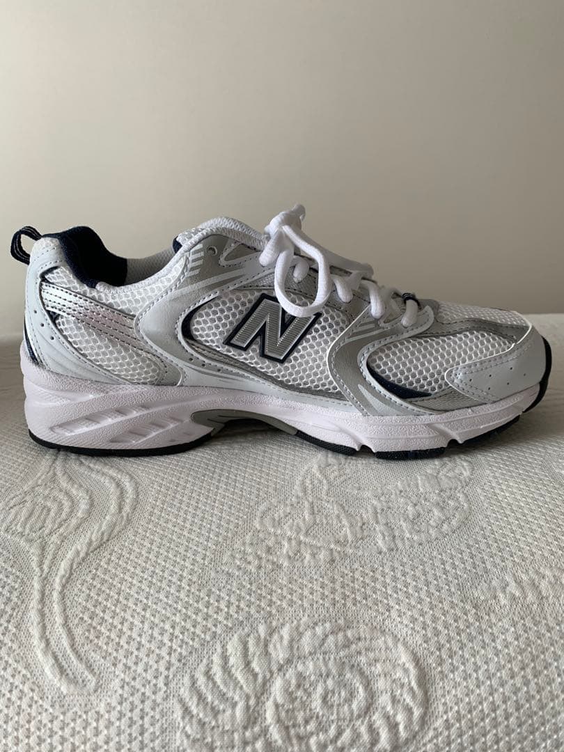 New Balance530 ランニングシューズ ホワイト/ネイビー