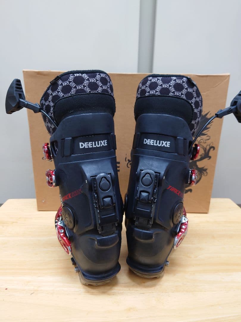 DEELUXE　TRACK 325　アルペンスノーボードブーツ