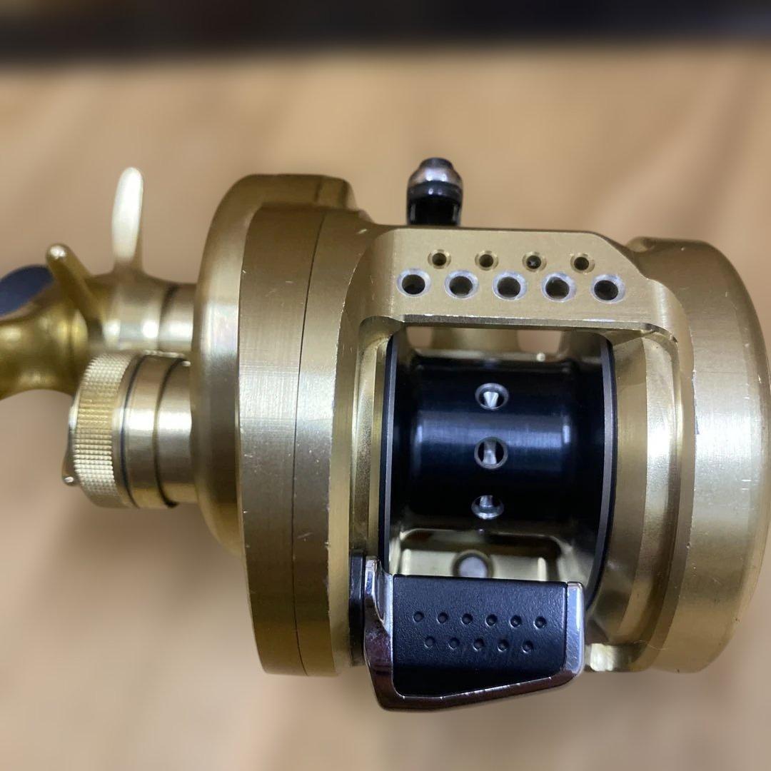 シマノ　カルカッタコンクエスト　201 HG ハイギア　左　ルアー